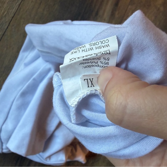 White Graphic Tee with Car and Tree Design women’s XL - Picture 3 of 3